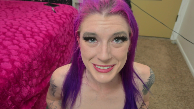 Missellie8: Drain Down My Neck Please