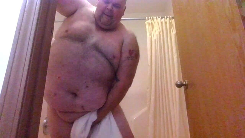 Gaydaddy2021: Doccia e rasatura