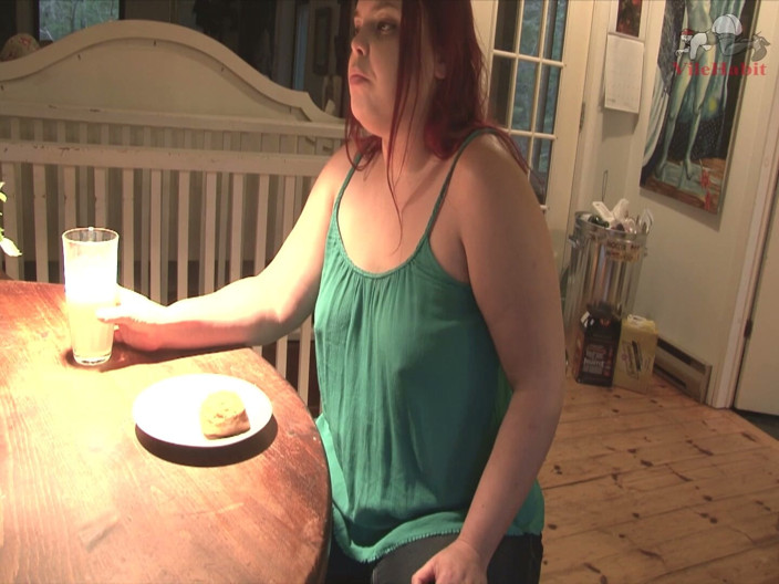 SophiaSylvan: Commanded to Quadruple Inflate (2016)