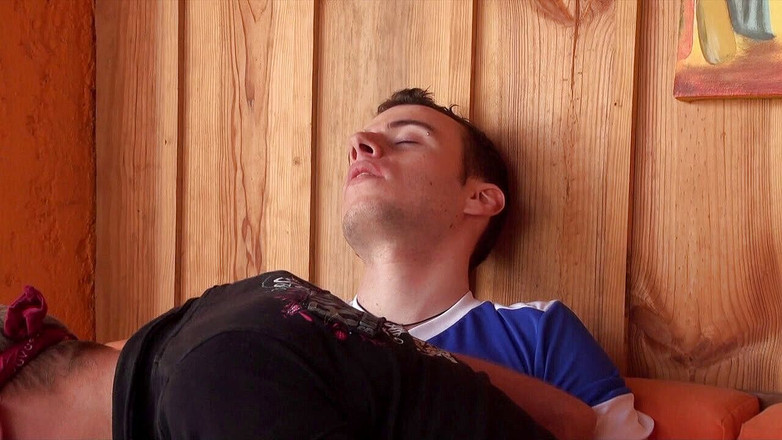 CASTING PORN AMATOR: Disetubuhi oleh sahabat shies matanya ditutup dengan kejutan