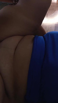 Istri pelacur membayar belanja dengan vaginanya