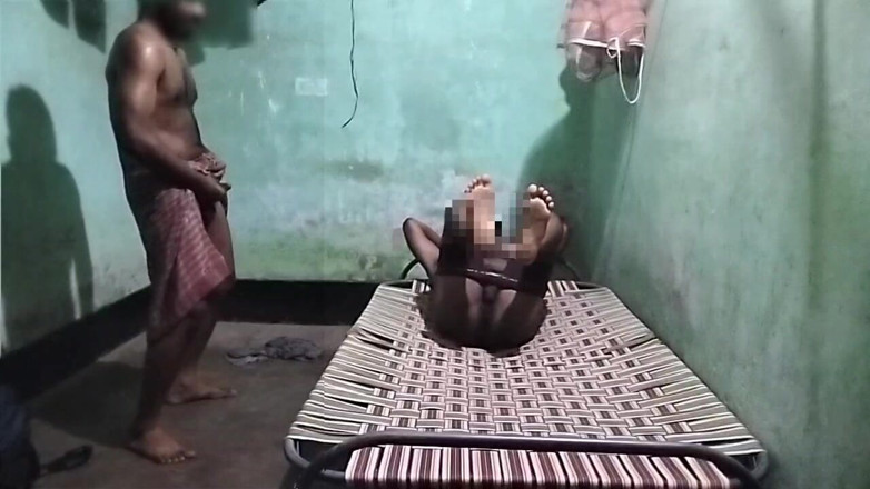 Desi Tits: Nachbars opa fickte twinkjungen