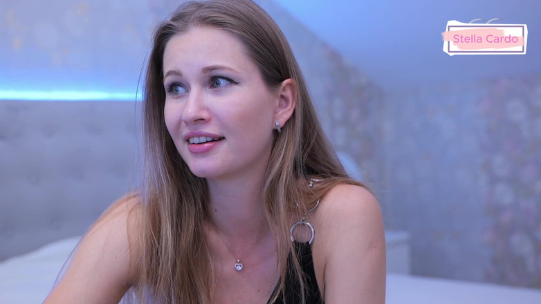 Stella Cardo: 스텔라 카르도의 드레스가 찢어질 것 같아. 놓치지 마.