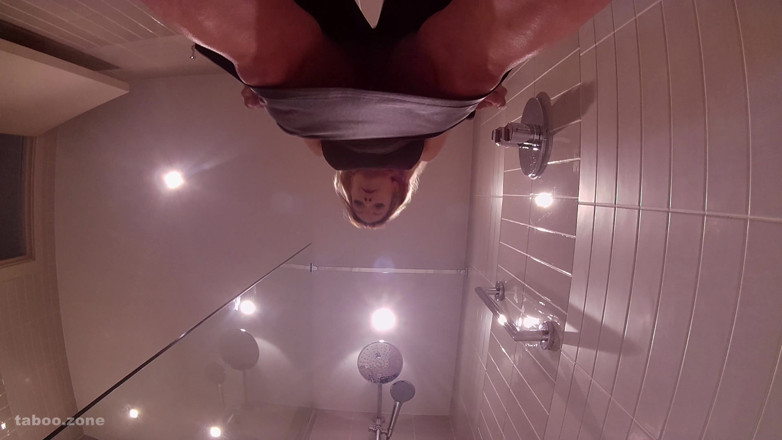 PeeFetish: Konečně budeš mým chcaní otrokem! - Dvě čůrací scény