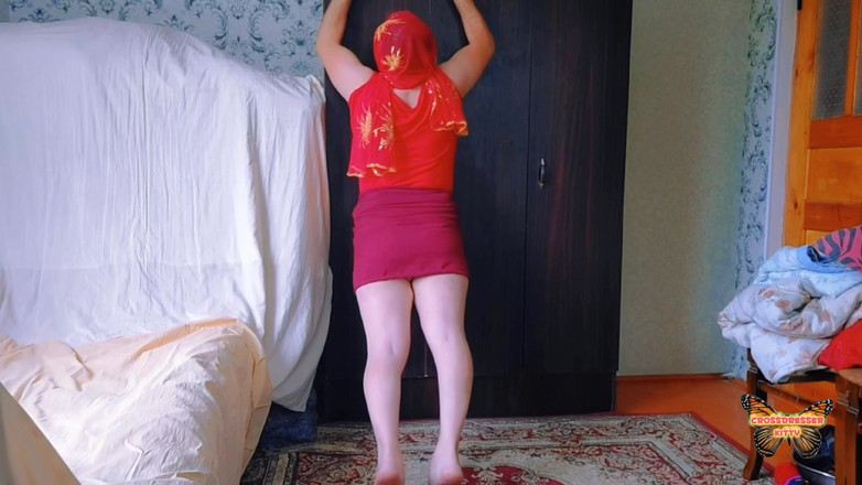 Kitty_Cross: 그녀의 방에서 핫한 섹시한 비디오를 만드는 것을 좋아하는 크로스드레서 Kitty 아마추어 십대 펨보이 모델