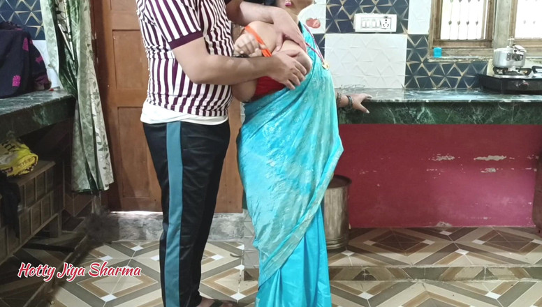 Hotty Jiya Sharmaa: Kiran Bhabhi ošukaná jejím majitelem za pronájem před svou ženou