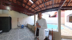 Victor SweetCoupleStories: Reporter rozbiera się nago po złapaniu włamywania się do domu.