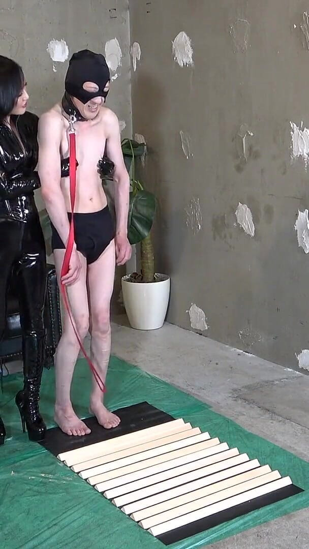 MistressLand: Triangular Wooden Mat and Bumpy Foot Massage Mat, Mistress Makes...