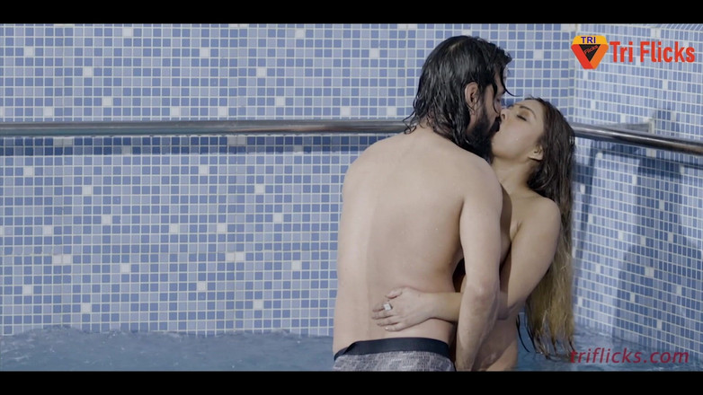 Triflicks: भारतीय जोड़ा स्विमिंगपूल में रोमांस का मजा लेते हैं प्यारा रोमांस हार्डकोर चुदाई