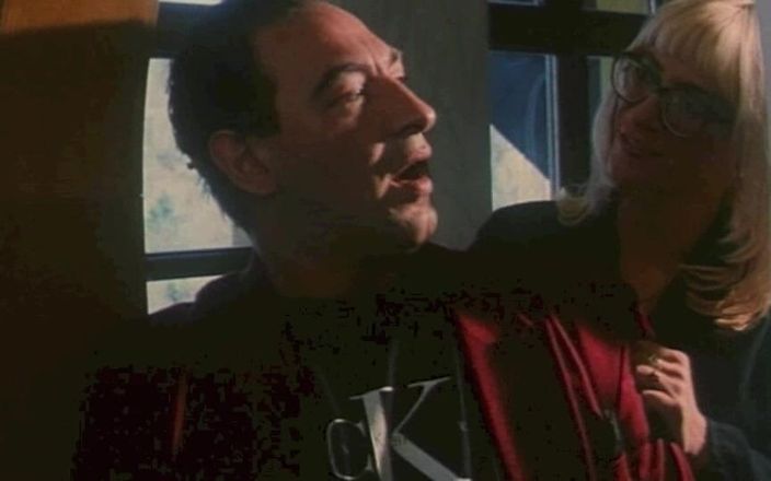 Inhonorof porn: Vintage trekant: flickan, MILF och den unga