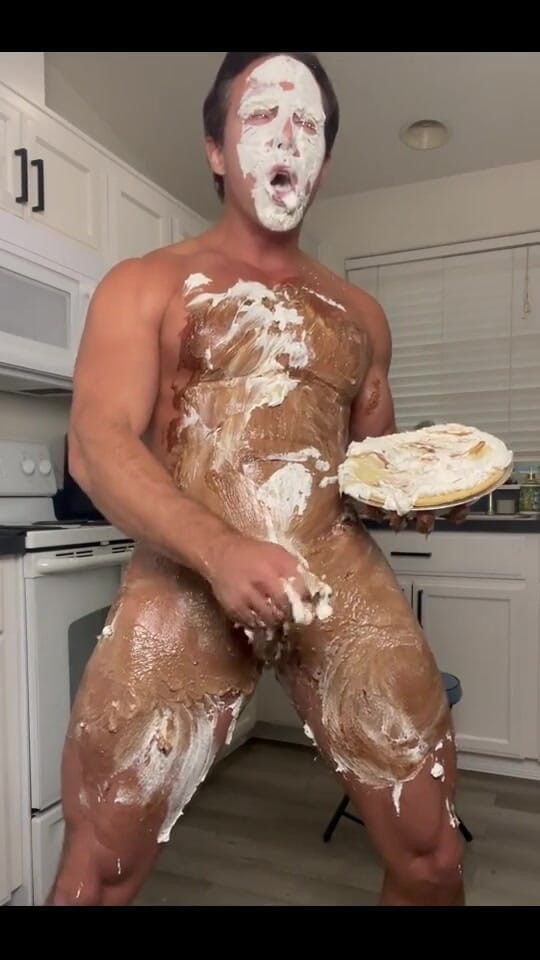 Reese Rideout: Juego de comida las tartas de crema salió mal