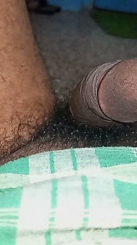 Eu estou fodendo buceta sem camisinha e chupando pau grande