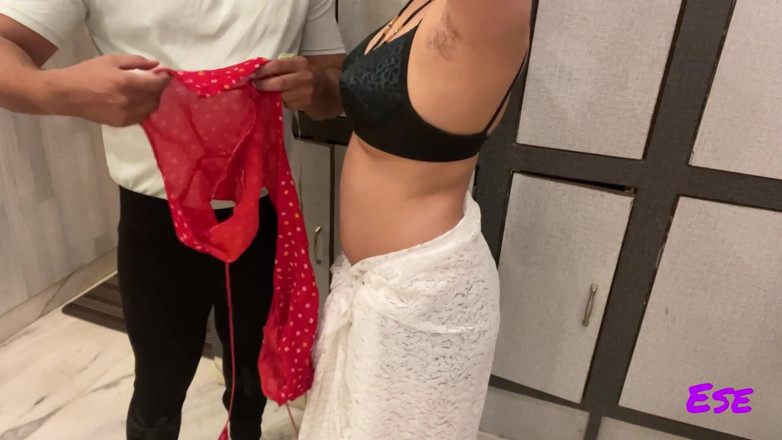 Sammy Sins: Pervert Tailor Wants to Take Every Inches Measurement of Bhabhi