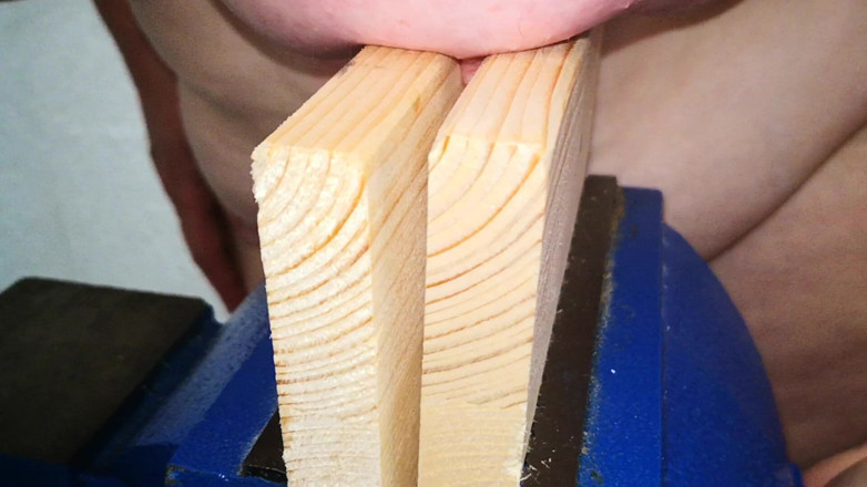Bouncy Tits Action: Nipple squeezing in a vice