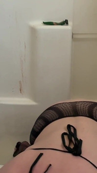 Sensual Silvea selado gozando apertado em você