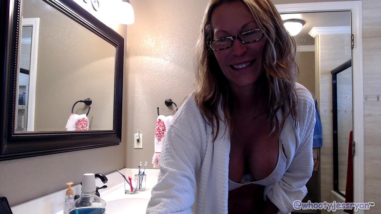 JessRyan: 我的晨间仪式刷牙线漱口水