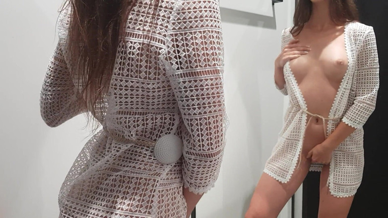 SweetButtocks: 나는 가게의 탈의실에서 자위하고 있다.