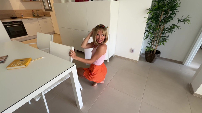 Wiss Chris: Göt tıkacıyla üniversiteye gidiyor. Onu bunun için siktim