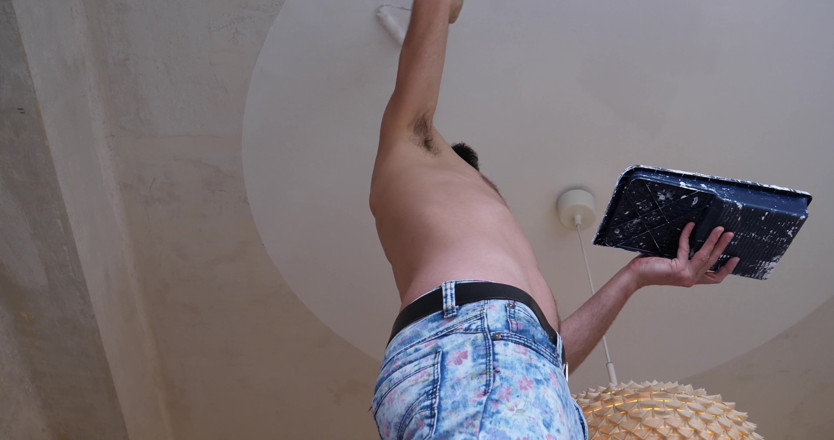 Jerking studs: Sexy wall painter gets naked while doing his job