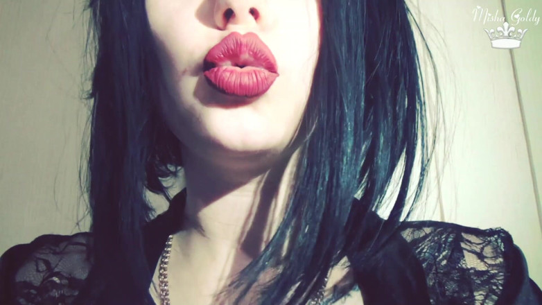 Goddess Misha Goldy: Bibir alami sempurna