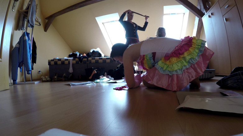 Leon Lambert Girls Twerk Parties CFNM: Big tits, small tits, big asses super camera