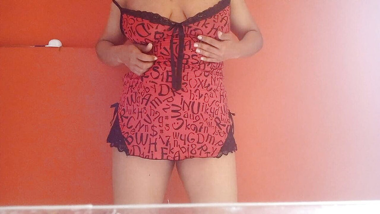 PATY PATY: 그녀의 맛있는 보지와 젖탱이 점프를 사정하는 모든 사람이 볼 수 있도록 문 근처에서 자위하는 핫한 갈색 머리