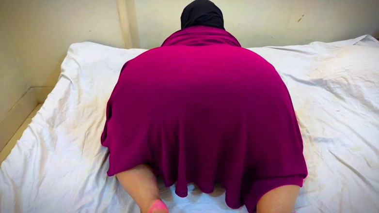 Your Boy's Cum: Muslim Moti Gand Vali Ladki Bistar Par Chudai Apna Pati...