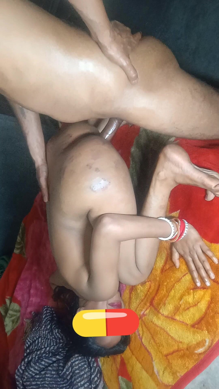 Mrandmrsvema22: Bradavky Hrát výprask můj nahý zadek a šukání mé těsné kundičky...