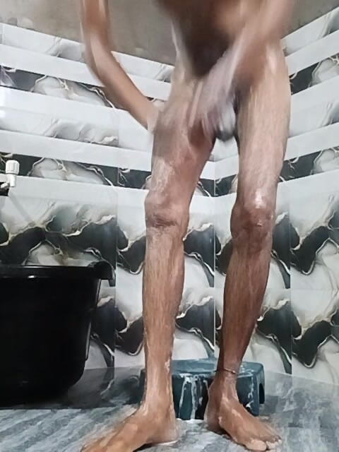 dghkt: Gay pojke masterbesing i badrum