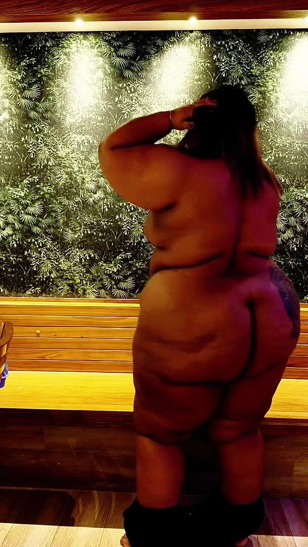 Bom bom bbw: 一番大きなBBWと一緒に遊ぼう