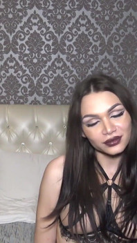 La bellezza trans russa si masturba!