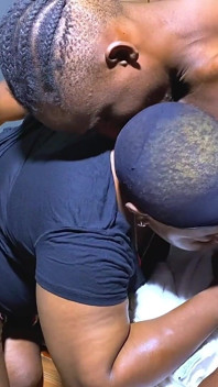 Ebony Thick Ass Ex přítelkyně přišla na návštěvu