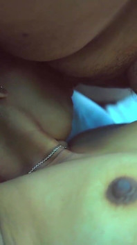 Sexy esposa marido e Devar fazendo sexo em grupo com peitos grandes e buceta apertada