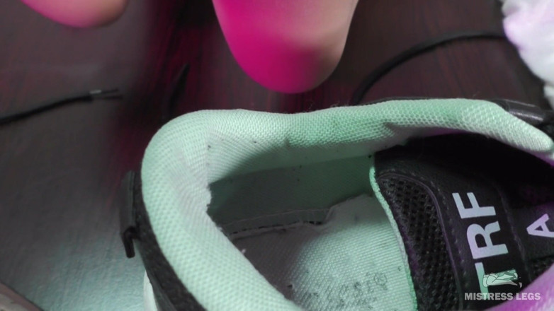 Mistress Legs: 穿着裸体连裤袜的最可爱的脚和脚趾