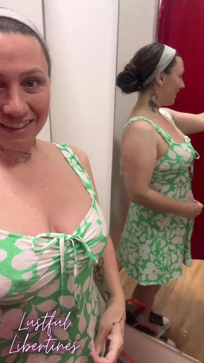 Lustful Libertines: Demasiado Desesperado Por Aguantar, Tengo Que Orinar En La Taza...