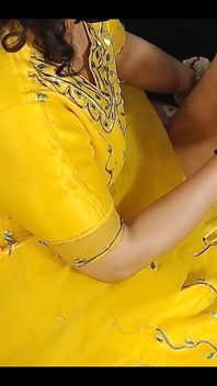 Mehndi Night Beautiful Handjob of Big Dick Devar Got by Hot Indian Bhabhi on Her Wedding on Xvideos India XXX