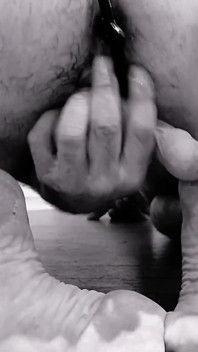 Primer Plano De Mis Pies Y Culo, Desnudo Jugando Con Mi Vibrador De Próstata