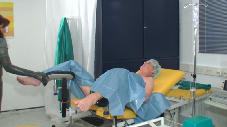 Rubber & Clinic Studio - 1ATOYS: Rubbernurse - Wkładanie cewnika
