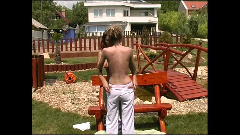 MMV films - The Original: Лесбіянки облизують і мастурбують одна одну