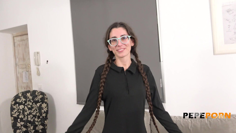 PepePorn: Littlebio mengusik dan menguji 3 Rookies yang mahu menjadi penghibur lucah