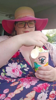 Lass uns ein bisschen eiscreme essen