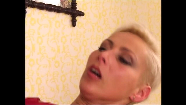 Muschi movie official: Vyvrcholení na vysoké podpatky po práci