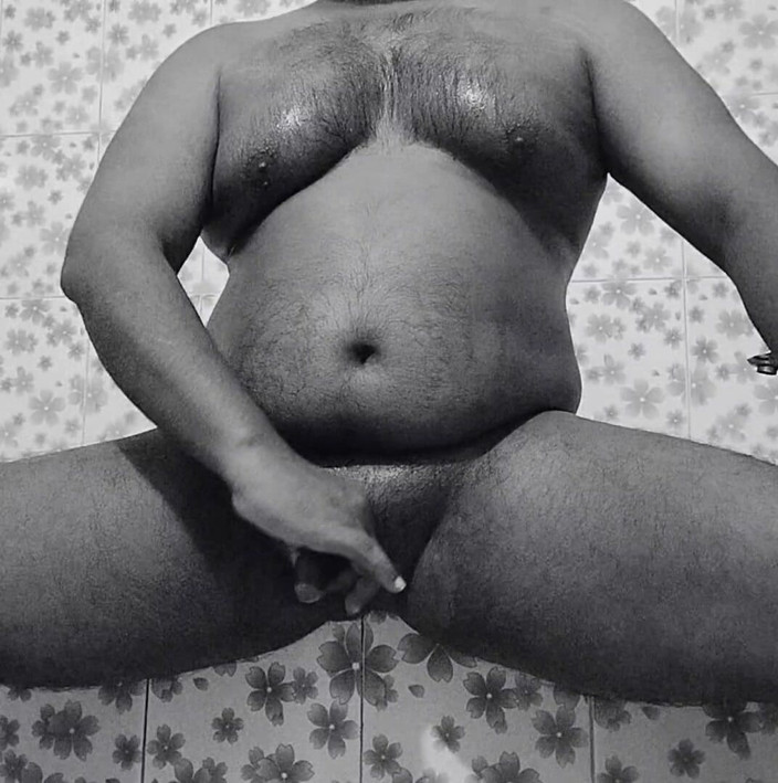 Pe09ra: Corps de deshi à grosse noire