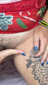 I Put 4 Fingers in My Pussy Very Deep!