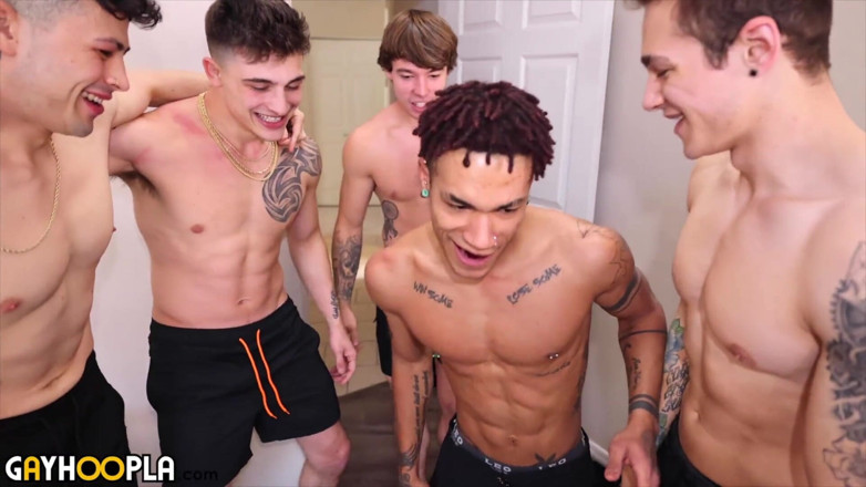 Gay Hoopla: Dominantní Velký péro Nováček Micky Mallato demolishes Zadek Kanea Hardyho