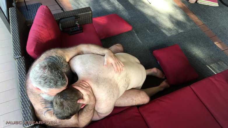 Muscle Bear Porn: Pt2 Good Boys dikasih makan