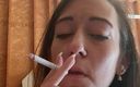 Naughty alchemy: Fumando sexy milf amante