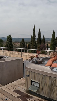 Have a Party with Friends in the Jacuzzi
