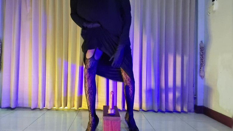 Mango49x: Muslim Hooker Learning to Fuck a Cock