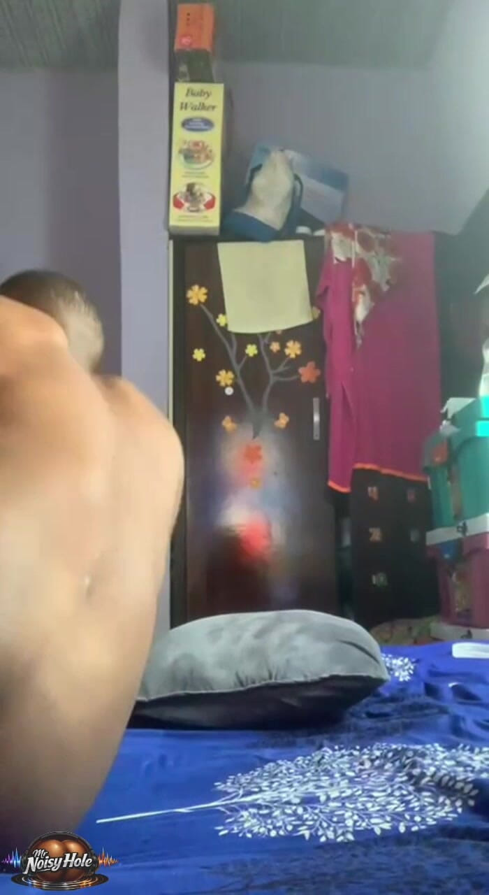 Mr. Noisy Hole: Ik Verloor Mijn Speeltje, Dus Moest Improviseren Tijdens Het Spelen...